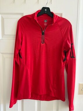Women’s REI top